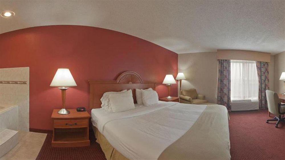 Quality Inn & Suites Lawrenceburg Kültér fotó