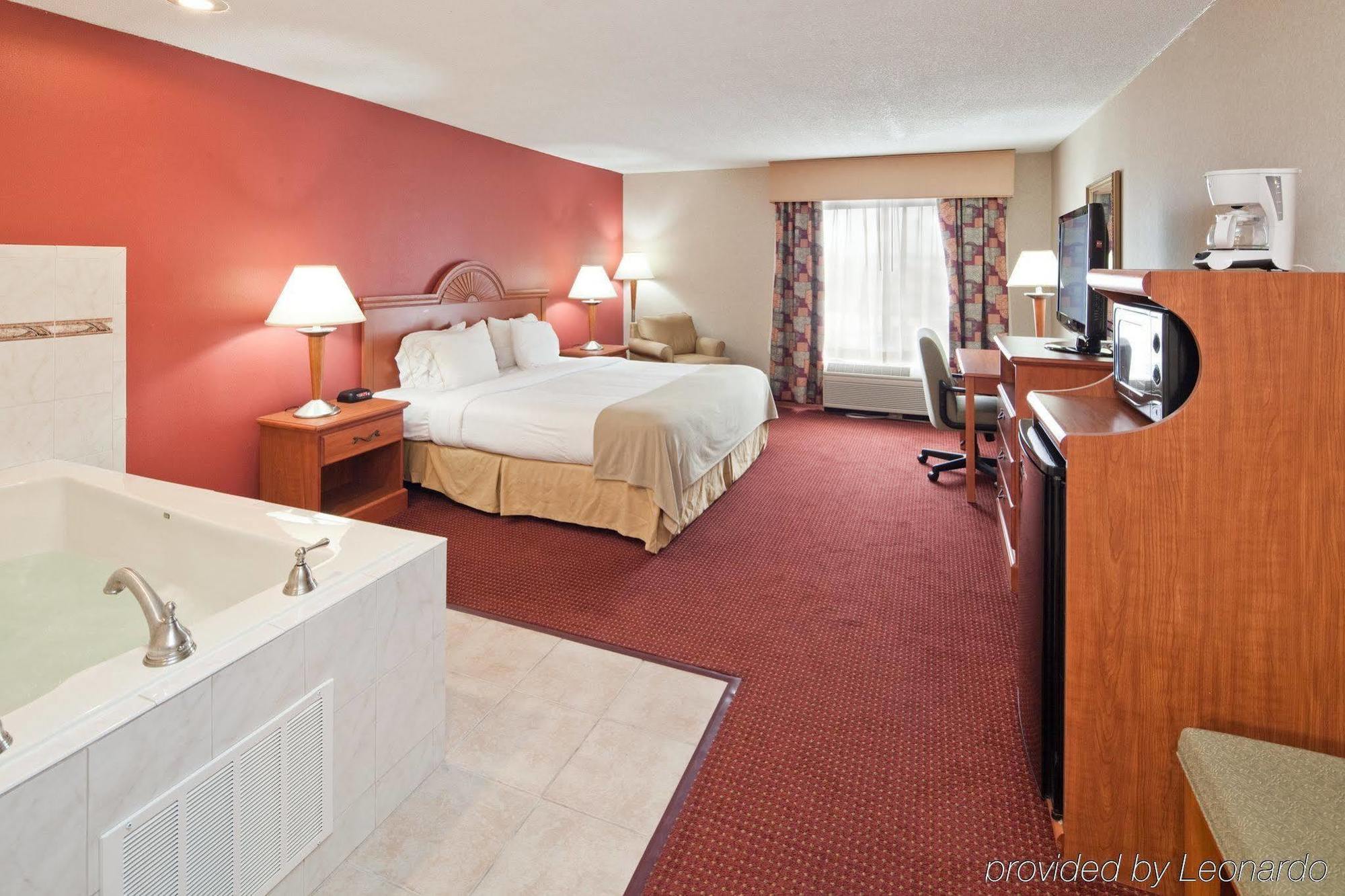 Quality Inn & Suites Lawrenceburg Kültér fotó